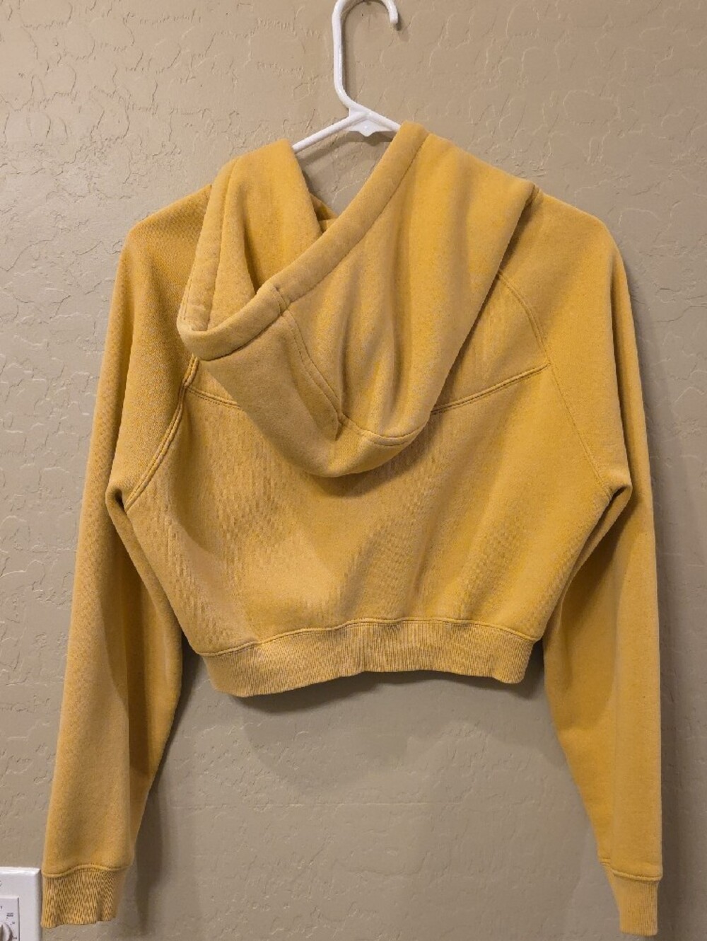 NWOT Alphalete Cropped Hoodie in Mustard - Picture 2 of 3